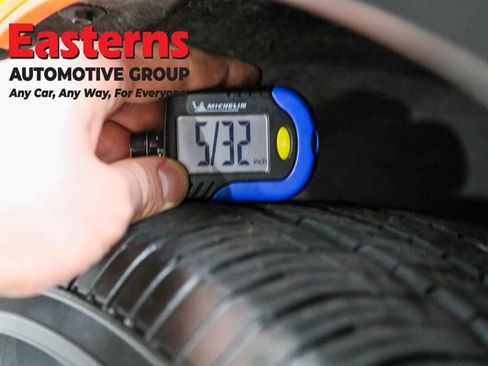 Used 2024 Chrysler Voyager LX image 26