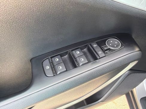Used 2023 Kia Soul LX w/ Option Group 015 FWD image 12