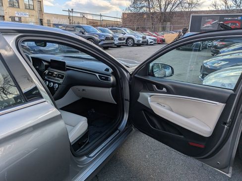 Used 2023 Genesis G70 2.0T AWD/4WD image 9