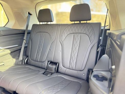Used 2025 BMW X7 xDrive40i image 21
