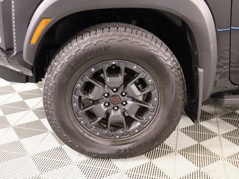 Used 2023 Nissan Frontier PRO-4X w/ Pro-4X Premium Package image 19