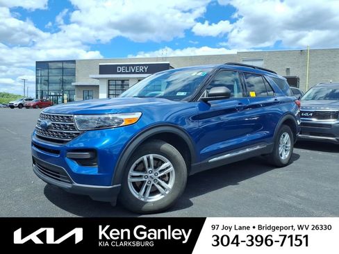 Used 2022 Ford Explorer XLT AWD/4WD image 3