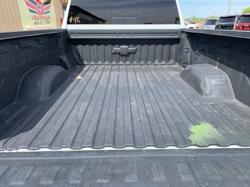 Used 2025 Chevrolet Silverado 2500 LTZ w/ LTZ Convenience Package AWD/4WD image 12