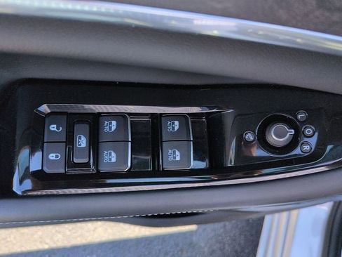 Used 2022 Jeep Grand Cherokee L Overland w/ Luxury Tech Group IV image 17