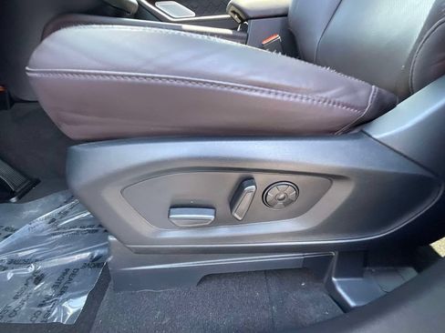 Used 2025 Ford Explorer Platinum w/ LUX Leather Package AWD/4WD image 17