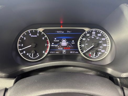 Used 2024 Nissan Sentra SR w/ SR Premium Package FWD image 20