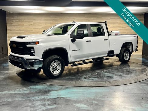 Used 2025 Chevrolet Silverado 2500 W/T w/ WT/CX Safety Package AWD/4WD image 9