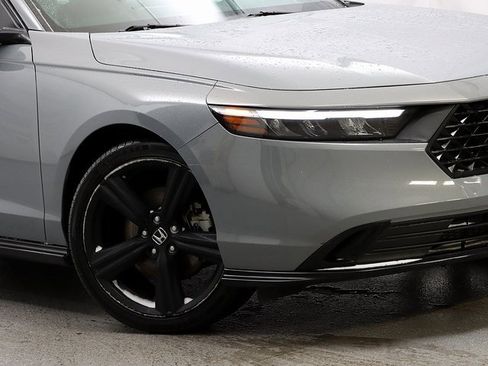 Used 2023 Honda Accord Sport image 3
