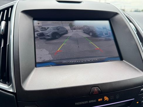 Used 2019 Ford Edge Titanium FWD image 20