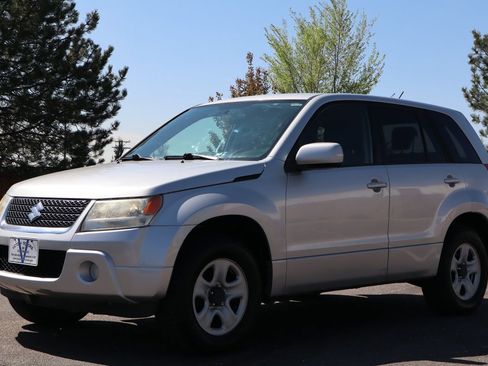 Used 2010 Suzuki Grand Vitara Premium image 11