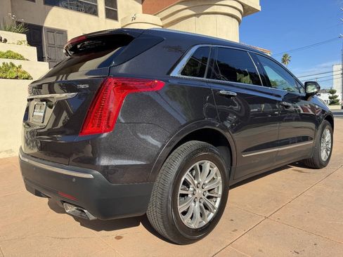 Used 2017 Cadillac XT5 Luxury w/ Driver Awareness Package FWD image 7