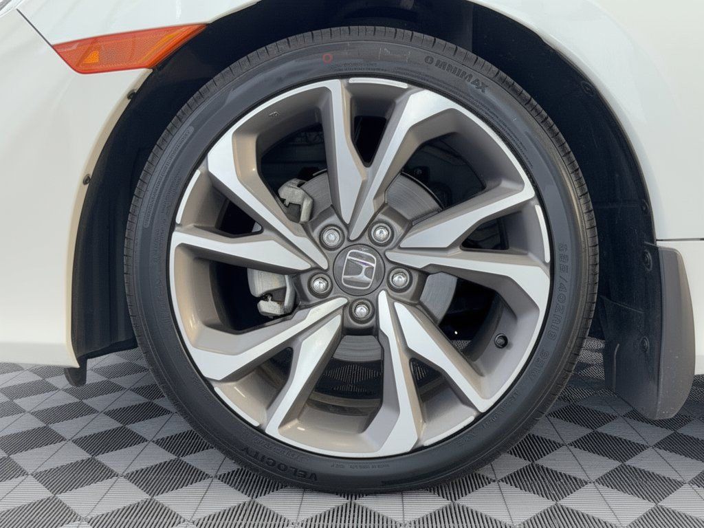Used 2019 Honda Civic Touring image 13