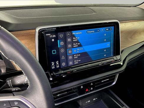 Used 2024 Volkswagen Atlas SE image 9