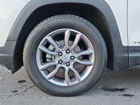 Used 2023 GMC Terrain SLT image 14