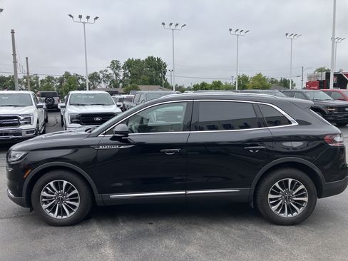 Used 2023 Lincoln Nautilus Reserve w/ Cargo Utility Package AWD/4WD image 4