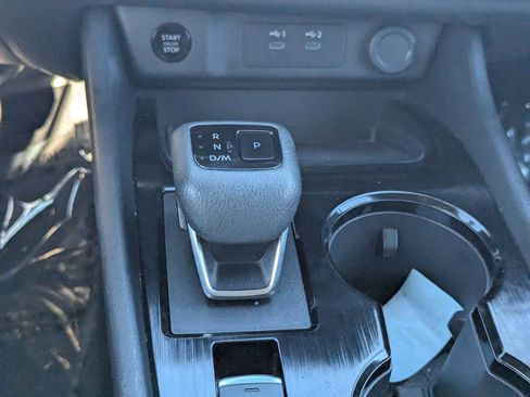 Certified 2025 Nissan Rogue SV FWD image 26
