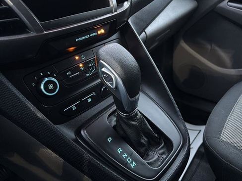 Certified 2022 Ford Transit Connect XL image 24