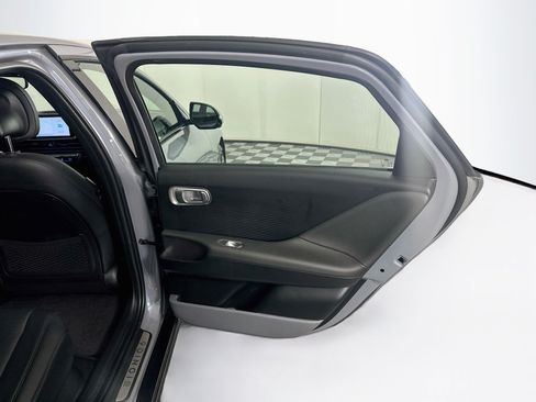 Used 2023 Volvo C40 P8 Recharge Plus AWD/4WD image 30