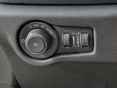 Used 2021 Chrysler Pacifica Touring w/ S Appearance Package FWD image 27