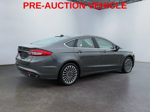 Used 2017 Ford Fusion SE w/ Fusion SE Technology Package FWD image 3