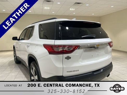 Used 2021 Chevrolet Traverse LT w/ LT Premium Package image 3