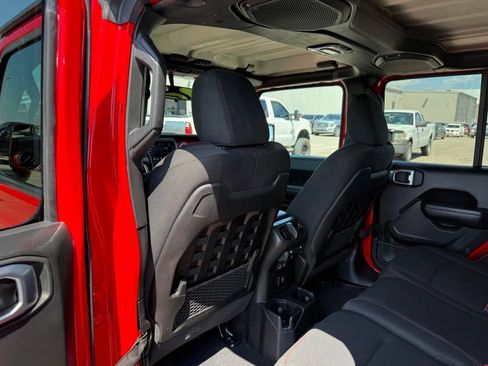 Used 2021 Jeep Wrangler Unlimited Rubicon AWD/4WD image 8