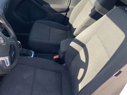 Used 2015 Volkswagen Tiguan S image 15