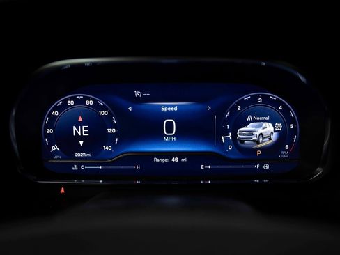 Used 2024 Chevrolet Tahoe Premier image 4