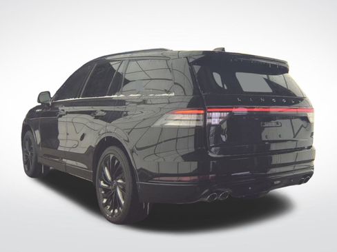 Used 2025 Lincoln Aviator Reserve w/ Jet Appearance Package image 8
