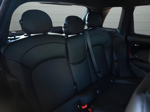 Used 2018 MINI Cooper S image 24