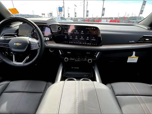 New 2026 Chevrolet Suburban High Country image 5