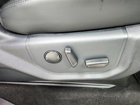 Used 2024 Ford Expedition Max XLT image 40