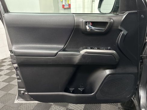 Used 2021 Toyota Tacoma TRD Off-Road image 20