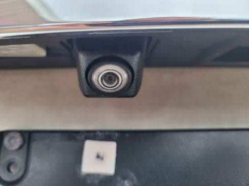 Used 2016 Mercedes-Benz E 350 4MATIC Sedan image 7