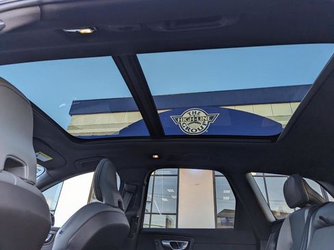 Used 2022 Volvo XC60 B5 R-Design w/ Advanced Package image 41