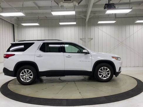 Used 2020 Chevrolet Traverse LT w/ LPO, Floor Liner Package FWD image 9