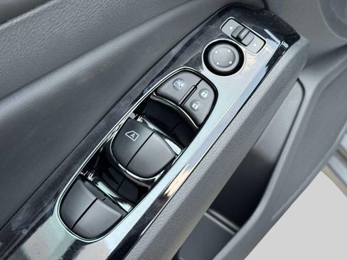 Certified 2025 Nissan Altima 2.5 SL FWD image 16