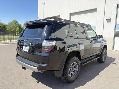 Used 2024 Toyota 4Runner TRD Off-Road Premium AWD/4WD image 5