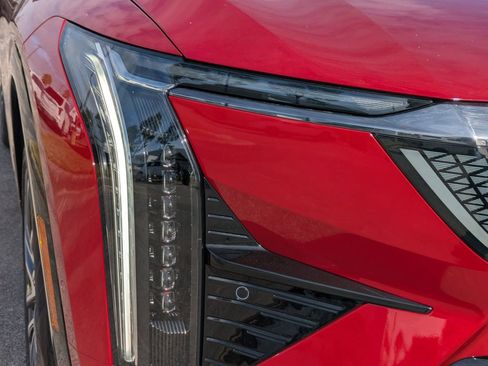 New 2026 Cadillac Optiq Sport 1 image 10