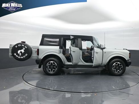 Used 2023 Ford Bronco Outer Banks AWD/4WD image 27