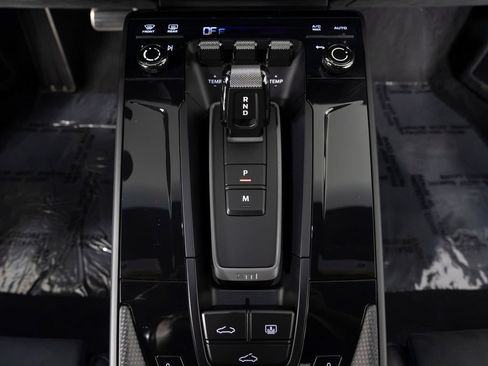 Certified 2025 Porsche 911 Carrera 4 GTS AWD/4WD image 34