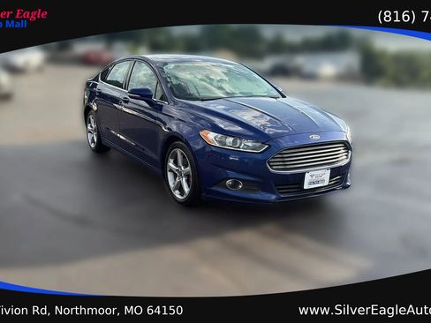 Used 2015 Ford Fusion SE w/ Equipment Group 201A FWD image 7