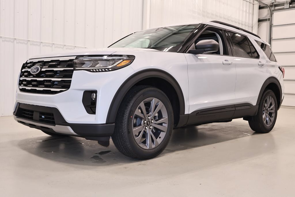 New 2026 Ford Explorer Active w/ Active Comfort Package AWD/4WD image 5