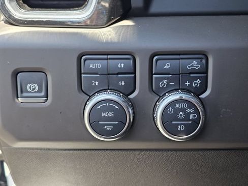 Used 2025 GMC Sierra 3500 Denali AWD/4WD image 20