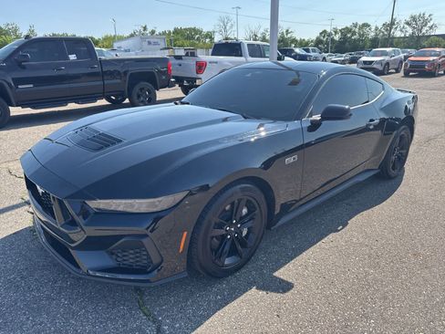 Used 2025 Ford Mustang GT RWD image 19