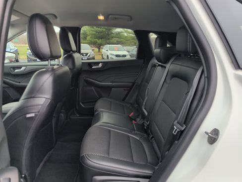 Used 2024 Ford Escape SE image 35