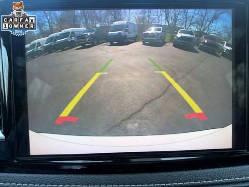 Used 2025 Chrysler Pacifica Limited FWD image 13