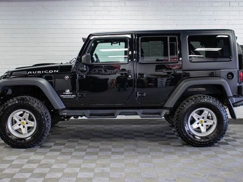 Used 2017 Jeep Wrangler Unlimited Rubicon w/ Cold Weather Group image 6