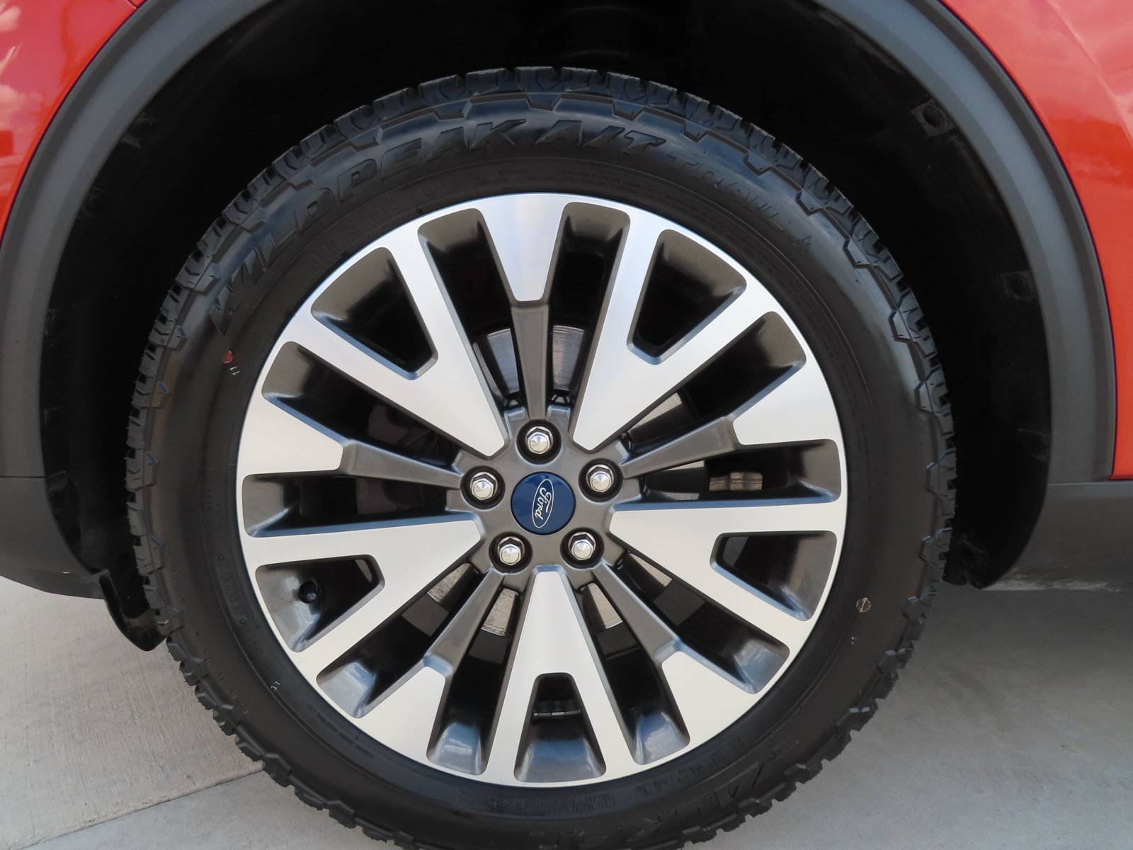 Used 2020 Ford Escape Titanium AWD/4WD image 5