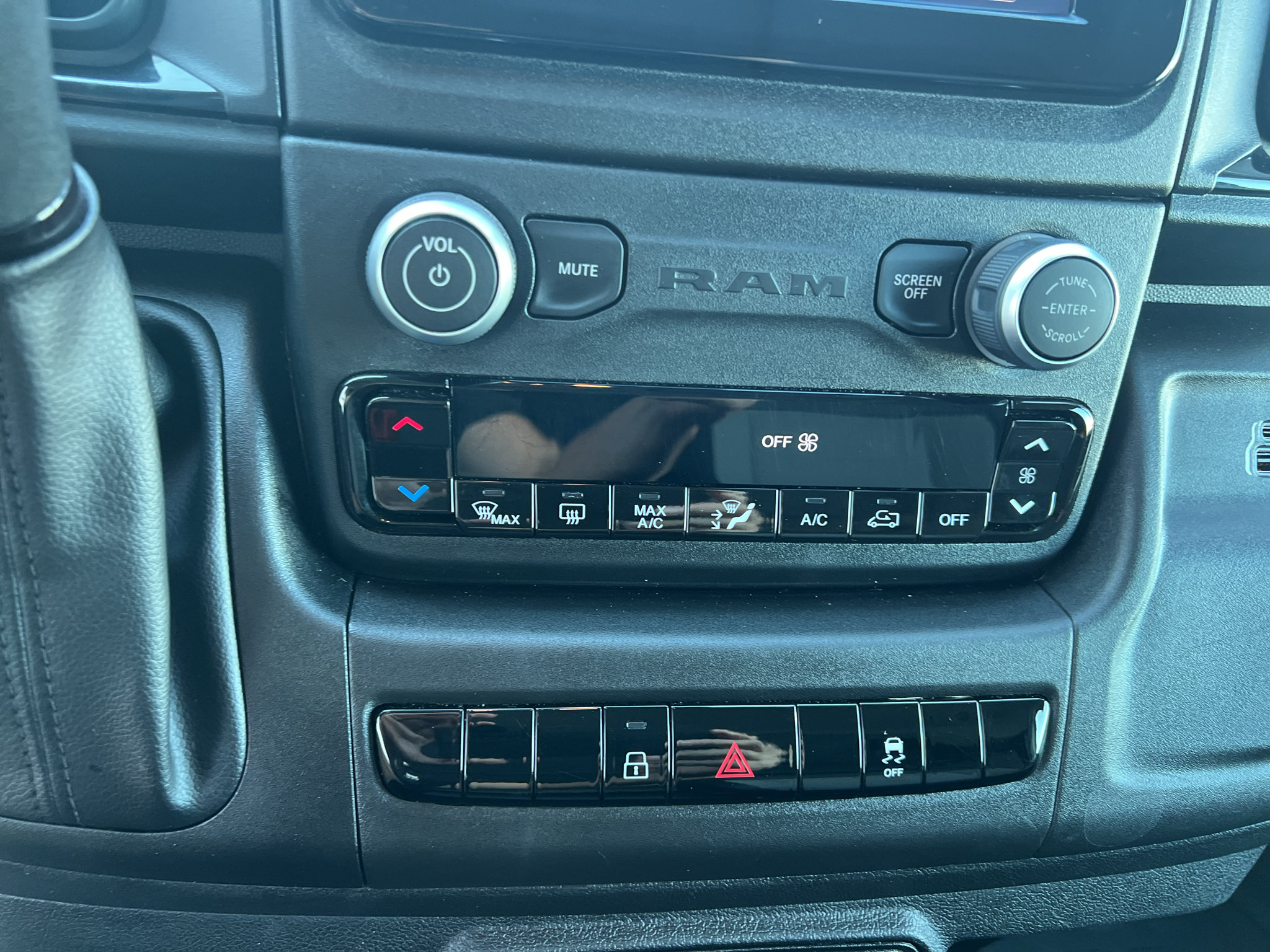 Used 2025 RAM ProMaster 2500 w/ Convenience Group FWD image 37